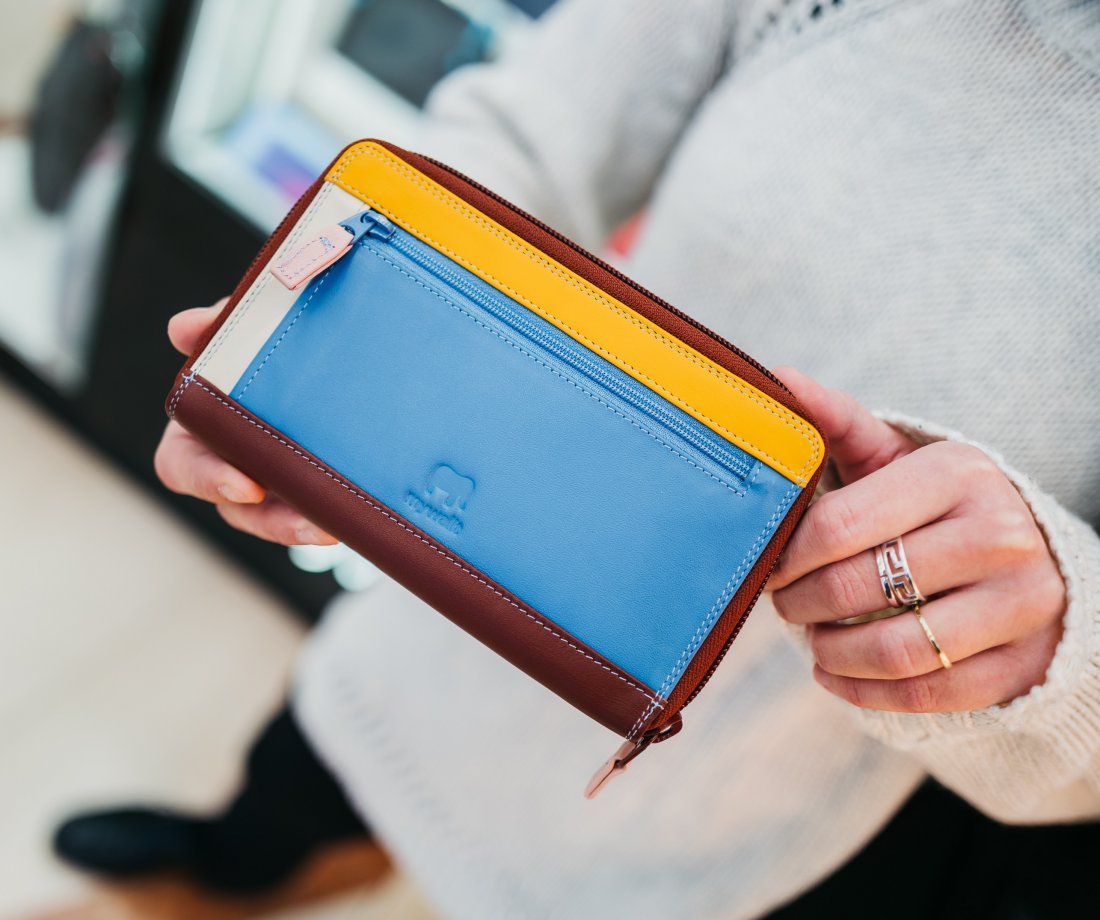 40 % DISCOUNT AT MYWALIT